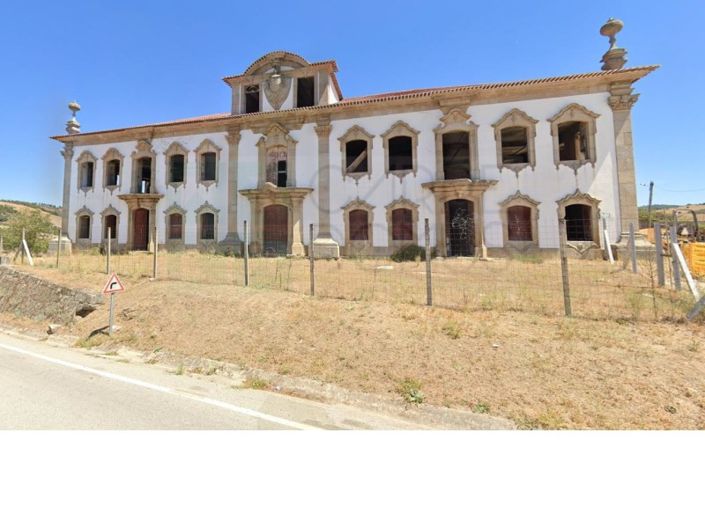 Image No.19-Ferme de 40 chambres à vendre à Mogadouro