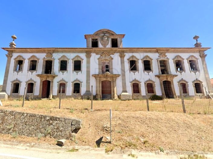 Image No.2-Ferme de 40 chambres à vendre à Mogadouro