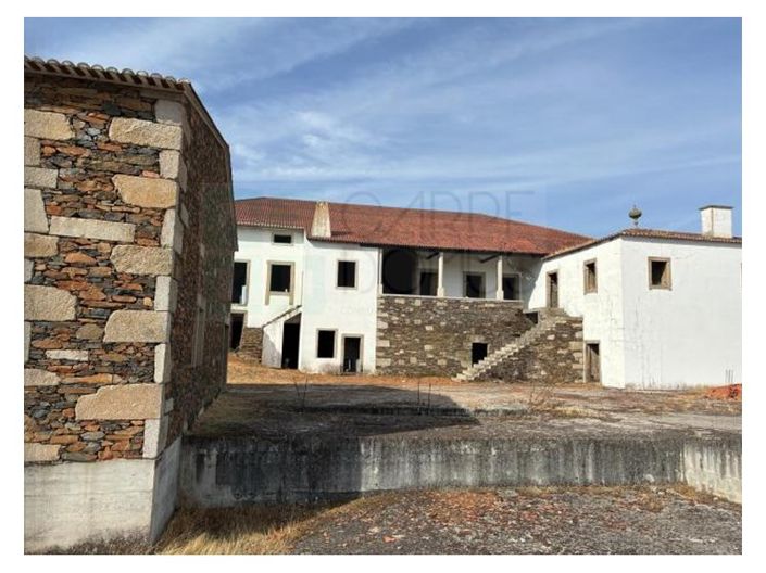 Image No.9-Ferme de 40 chambres à vendre à Mogadouro