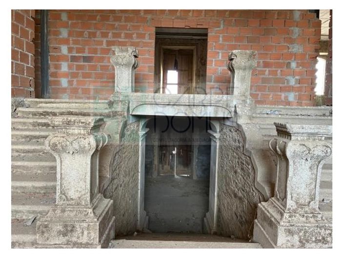 Image No.4-40 Bed Property for sale