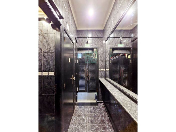 Image No.16-Bar for sale