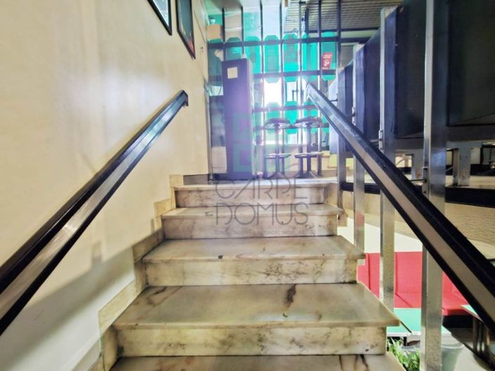 Image No.32-Bar for sale