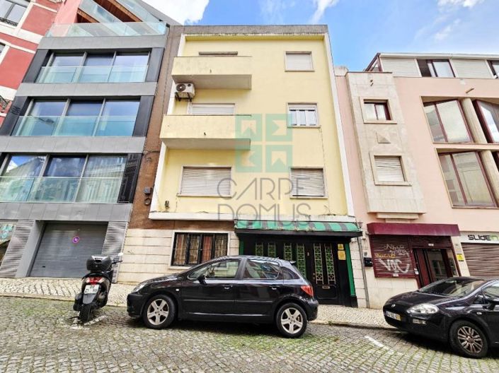 Image No.33-Bar for sale