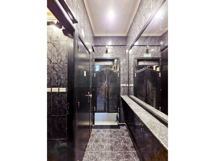 Image No.37-Commercial for sale