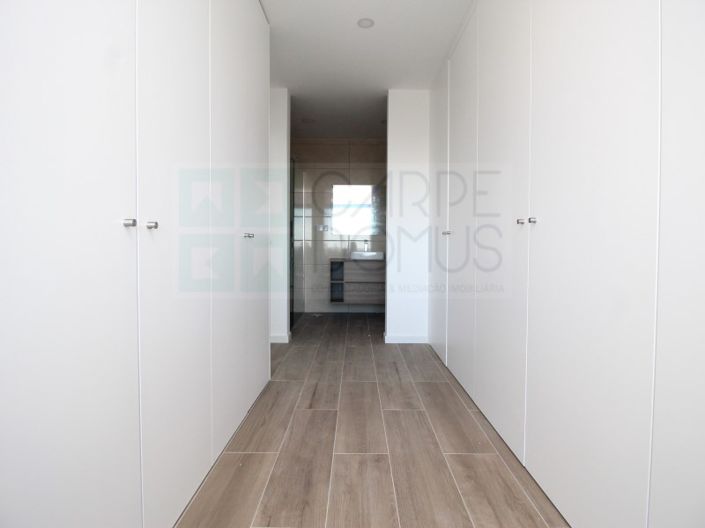 Image No.18-4 Bed House for sale