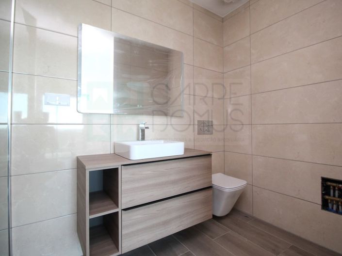 Image No.24-4 Bed House for sale