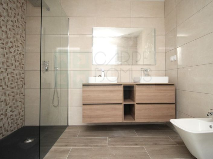 Image No.28-4 Bed House for sale