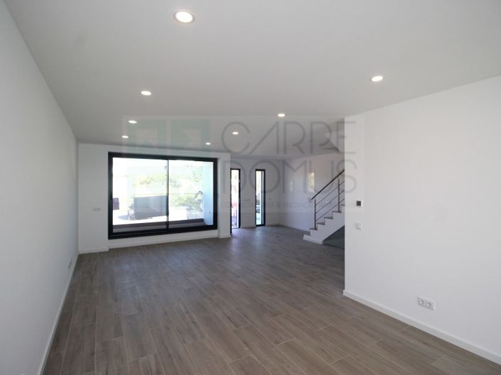 Image No.5-4 Bed House for sale