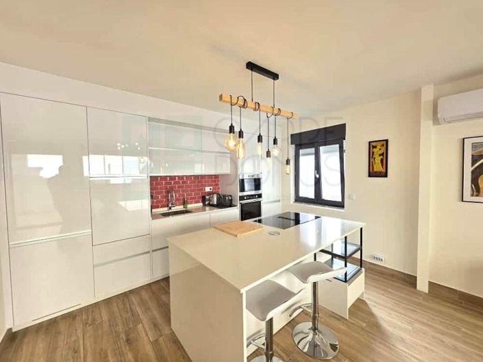 Image No.13-4 Bed House for sale