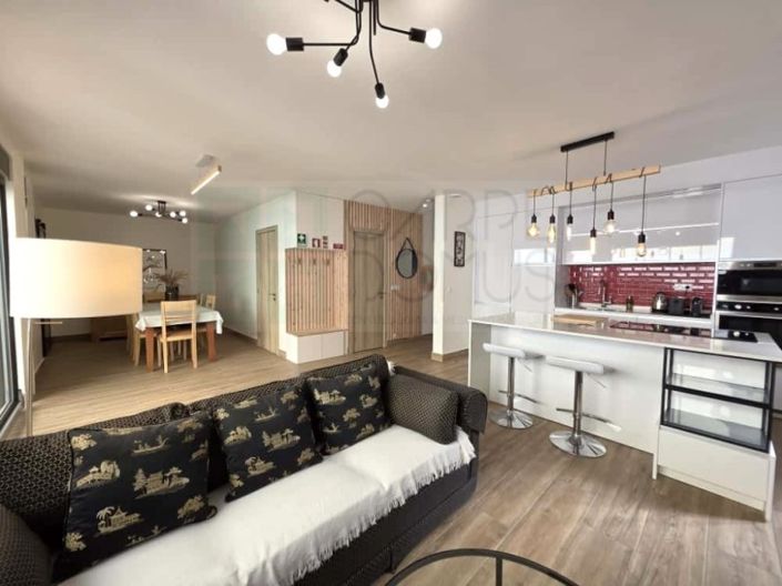 Image No.19-4 Bed House for sale