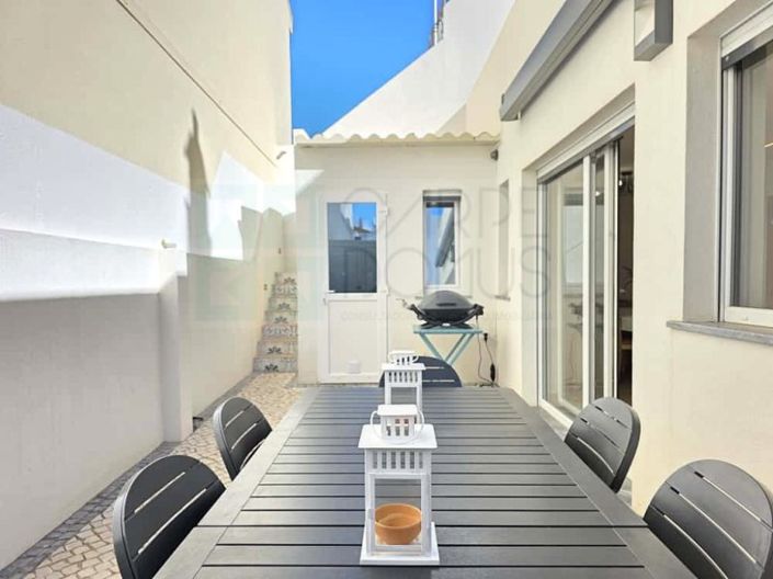 Image No.25-4 Bed House for sale