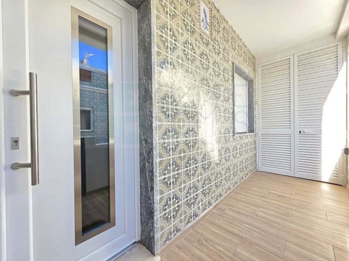 Image No.5-4 Bed House for sale