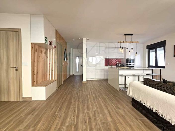 Image No.7-4 Bed House for sale