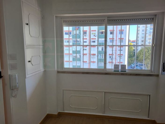 Image No.19-1 Bed Apartment for sale