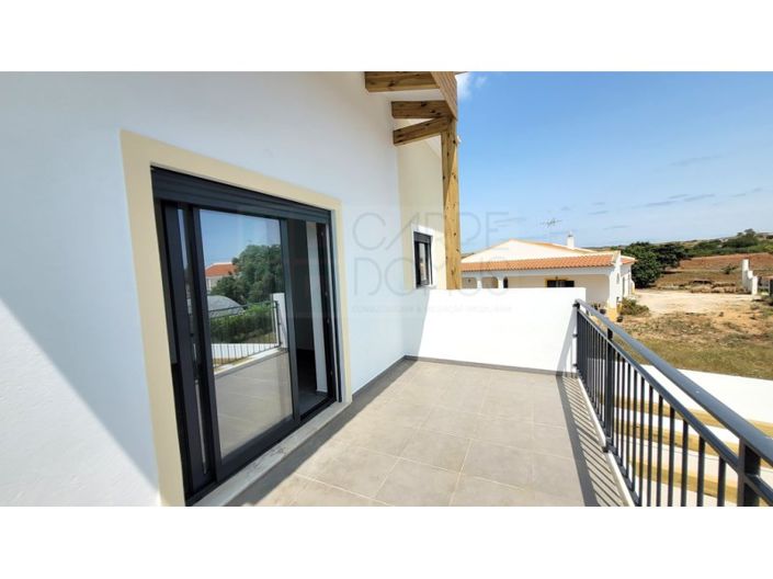 Image No.18-3 Bed House for sale