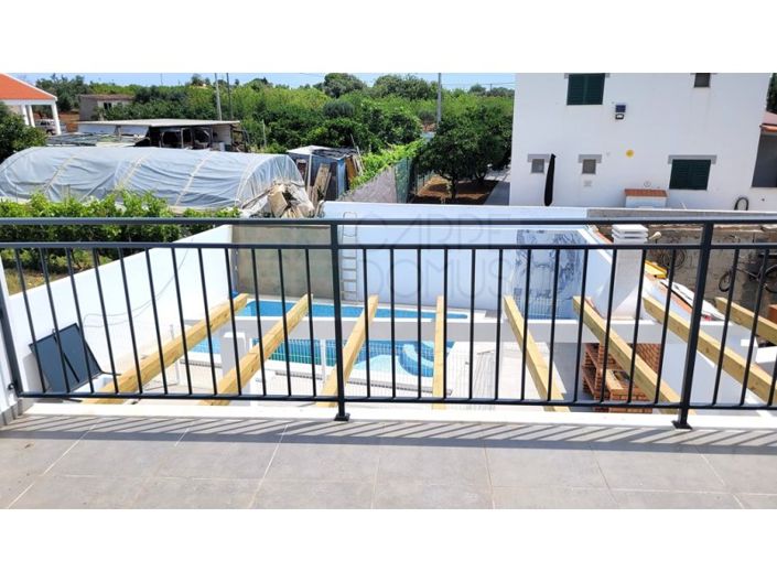 Image No.19-3 Bed House for sale