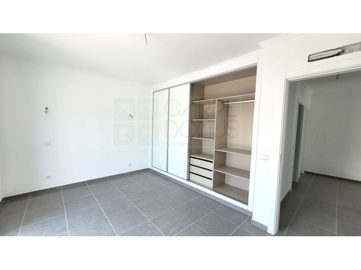 Image No.20-3 Bed House for sale