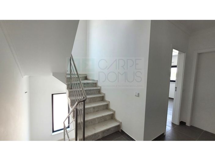 Image No.24-3 Bed House for sale