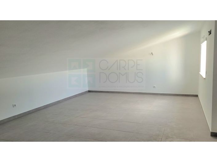 Image No.25-3 Bed House for sale