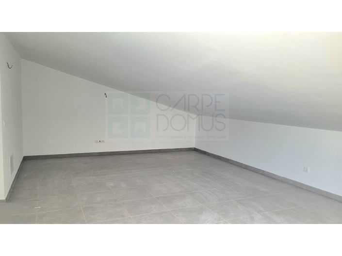 Image No.26-3 Bed House for sale