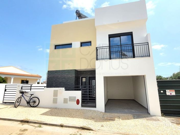 Image No.5-3 Bed House for sale