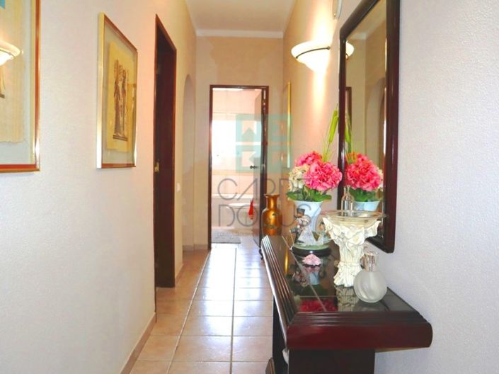 Image No.20-4 Bed House for sale