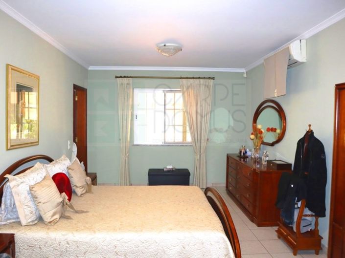 Image No.20-4 Bed Farmhouse for sale