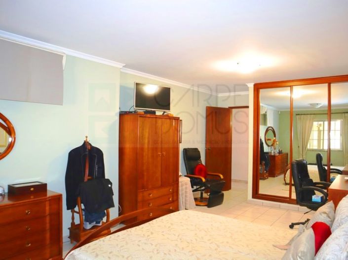 Image No.21-4 Bed Farmhouse for sale