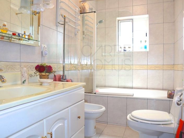 Image No.29-4 Bed Farmhouse for sale