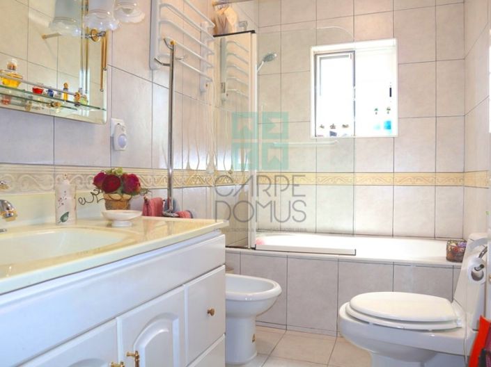 Image No.30-4 Bed House for sale