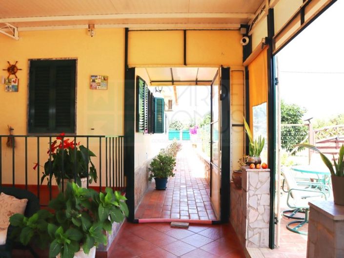 Image No.39-4 Bed Farmhouse for sale