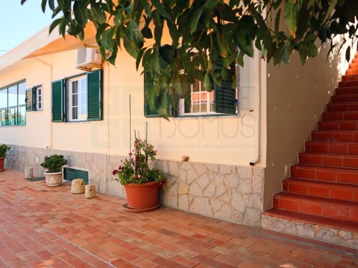 Image No.57-4 Bed Farmhouse for sale