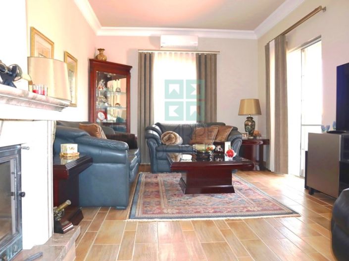 Image No.6-4 Bed House for sale