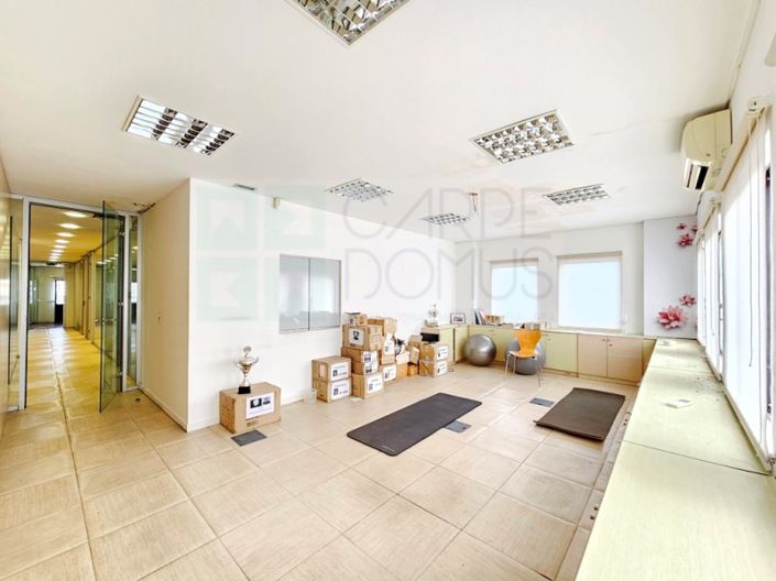 Image No.25-Commercial for sale