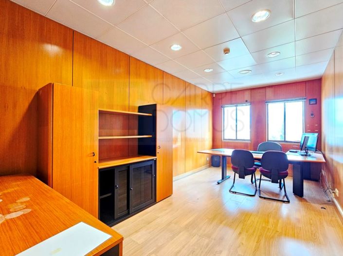 Image No.32-Commercial for sale