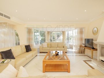 idf703bb01-0000-0500-0000-0000180f4113