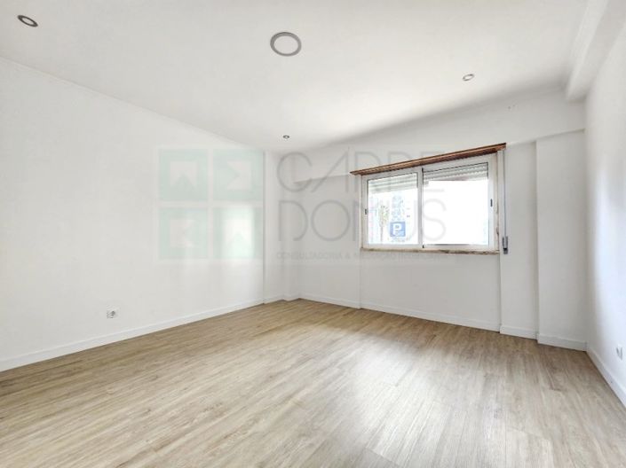 Image No.19-3 Bed Apartment for sale