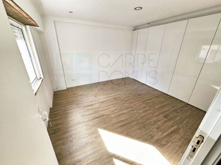 Image No.24-3 Bed Apartment for sale