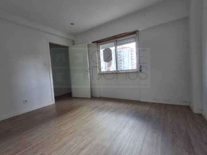 Image No.8-3 Bed Apartment for sale