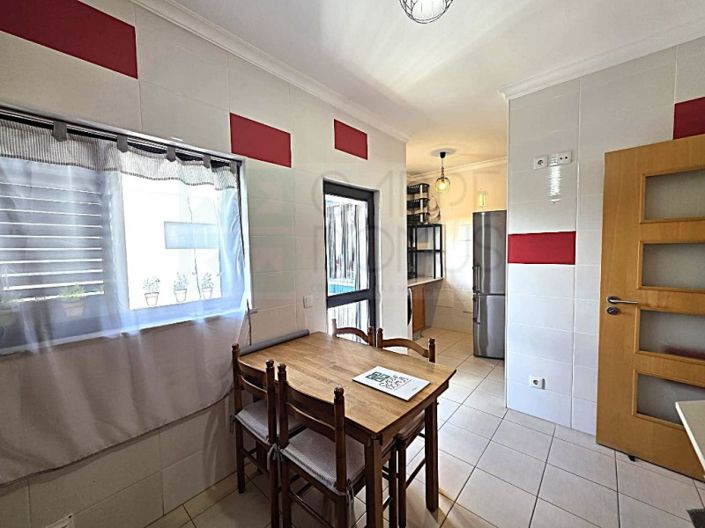 Image No.9-2 Bed House for sale