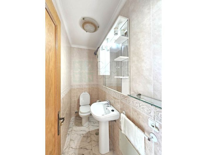 Image No.17-4 Bed House for sale