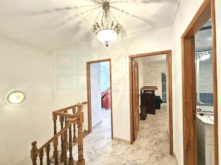 Image No.18-4 Bed House for sale