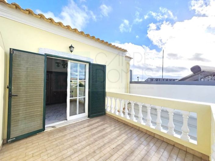 Image No.22-4 Bed House for sale