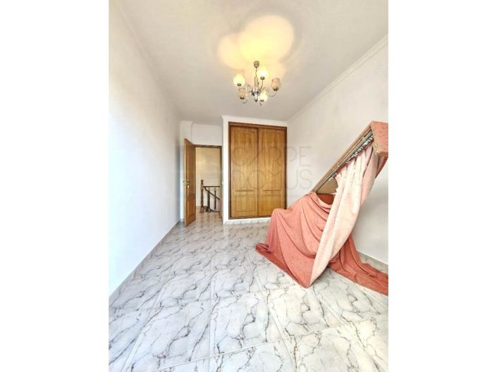 Image No.23-4 Bed House for sale