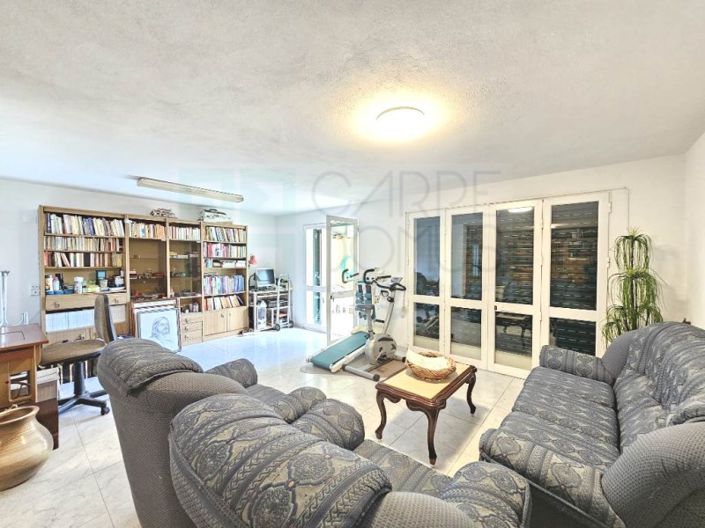 Image No.30-4 Bed House for sale