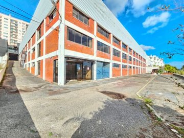 1 - Amadora, Property