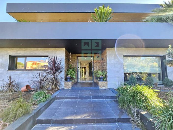 Image No.10-4 Bed House for sale