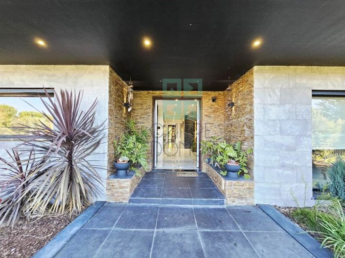 Image No.11-4 Bed House for sale