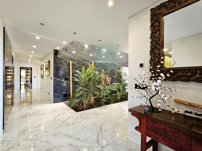 Image No.14-4 Bed House for sale