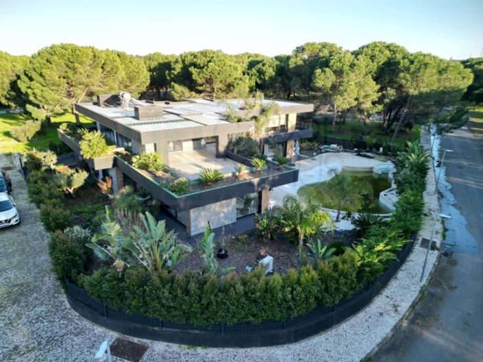 Image No.2-4 Bed House for sale